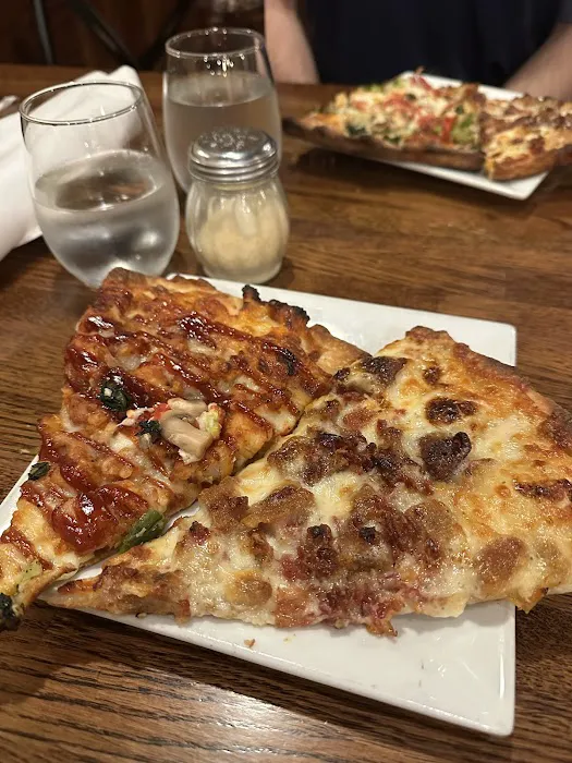 Nonna's Pizza Restaurant Picture 9