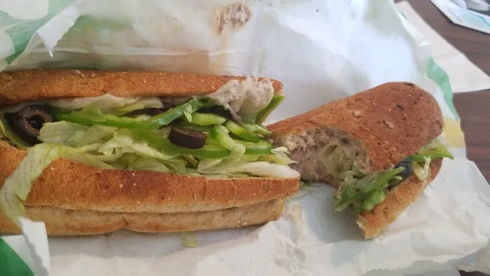 Subway Restaurants Picture 4