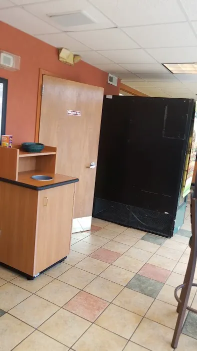 Subway Restaurants Picture 8