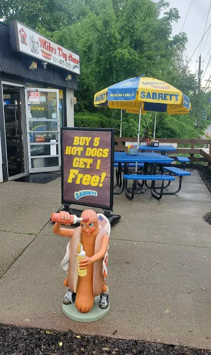 Mike's Dog House Picture 1