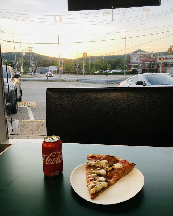 Juniors Pizza & Subs Picture 3