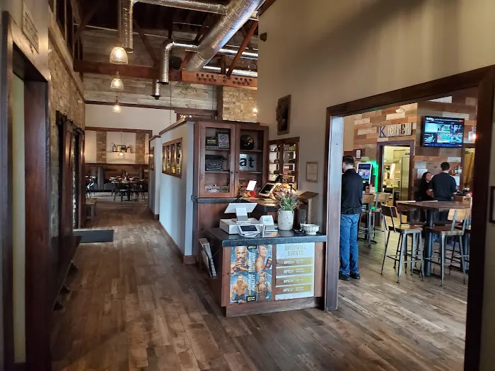 Maggies Town Tavern Picture 3