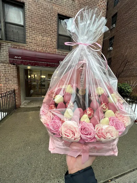 Berryccino - Edible Chocolate Covered Strawberry Boutique Picture 1