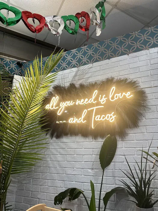 Taqueria La Unica Picture 3