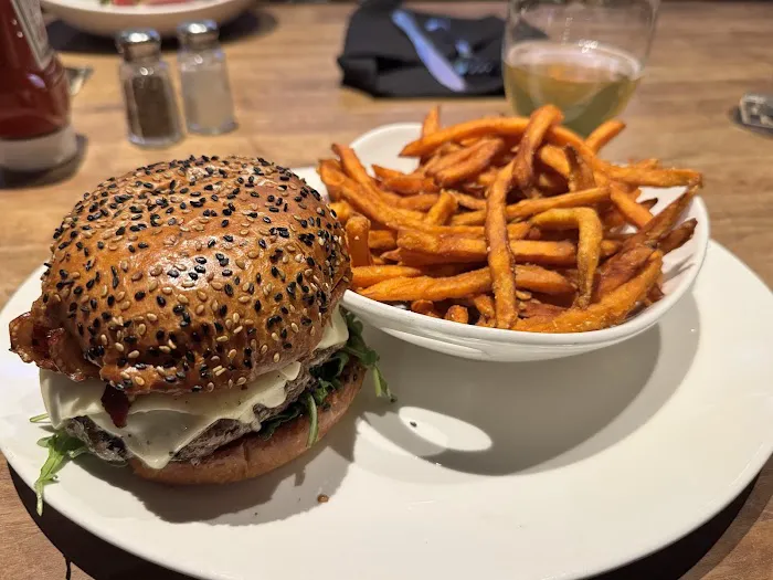 Yard House Picture 1