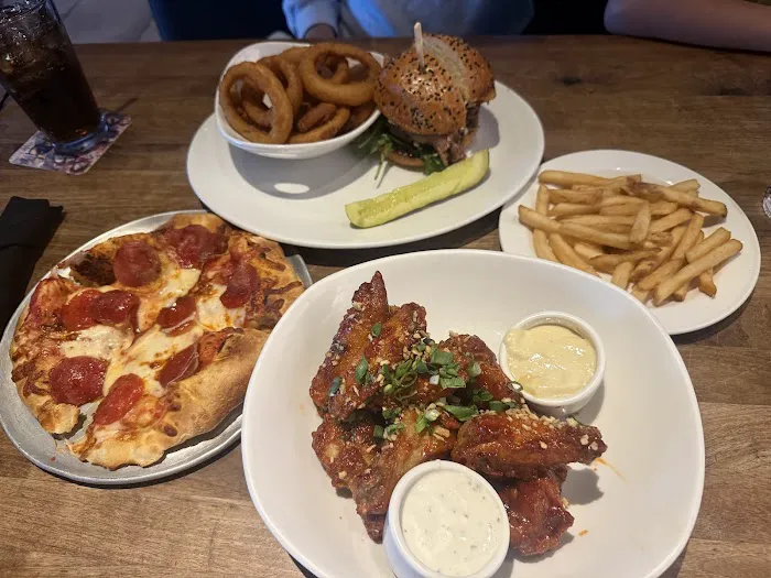 Yard House Picture 7