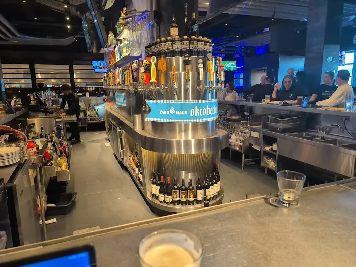 Yard House Picture 4