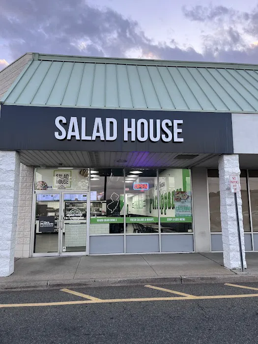 Salad House Picture 7