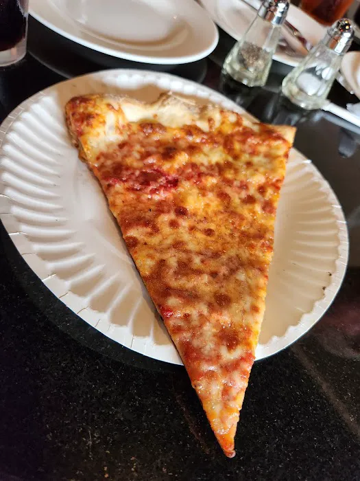 Hollywood Pizzeria & Restaurant Picture 4