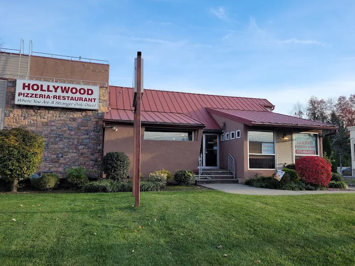 Hollywood Pizzeria & Restaurant Picture 7