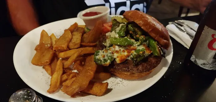 Lombardi's Bar & Restaurant Picture 1