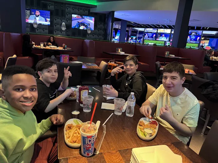 Dave & Buster's Wayne Picture 10