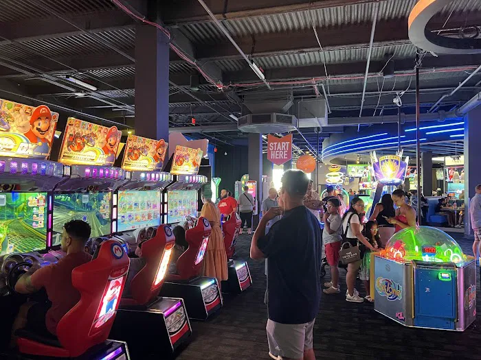 Dave & Buster's Wayne Picture 2