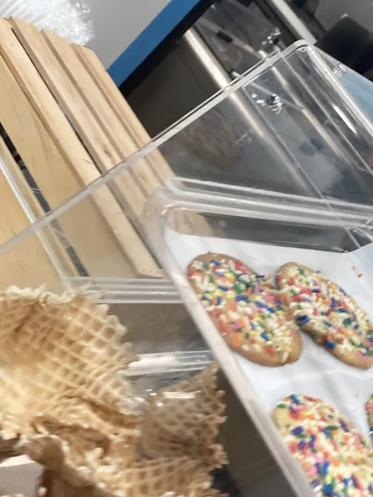 Sip 'N Swirl Homemade Ice Cream Picture 7