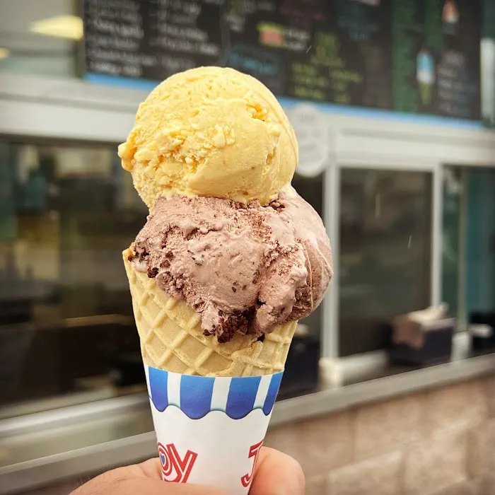 Sip 'N Swirl Homemade Ice Cream Picture 10