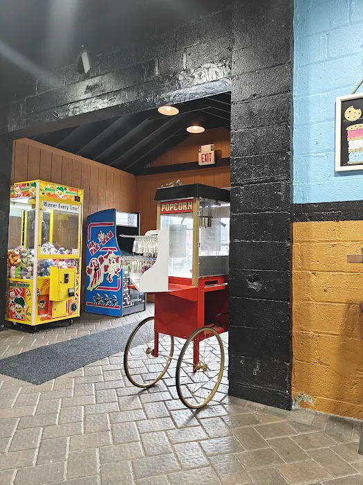 Sip 'N Swirl Homemade Ice Cream Picture 8