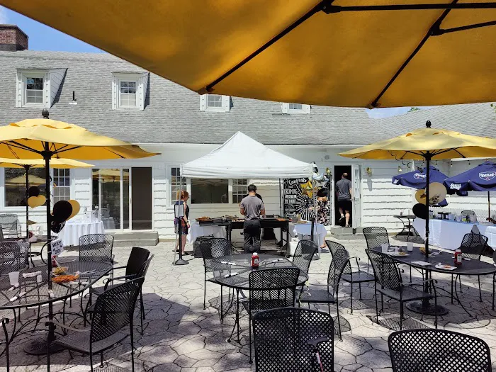 In the Drink Restaurant and Bar Picture 3