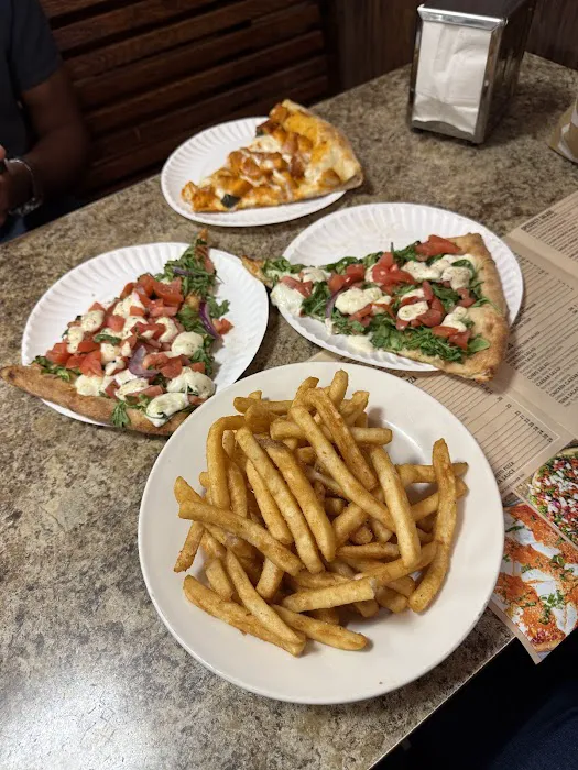 Neil's Pizzeria & Restaurant Picture 4