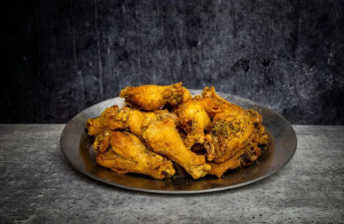 Toss Em Wing Factory Picture 5