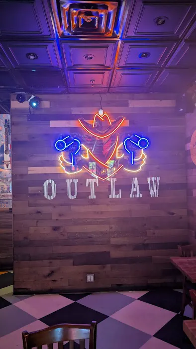 Outlaw Saloon Picture 10