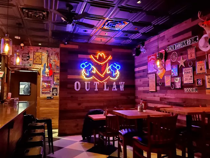 Outlaw Saloon Picture 1