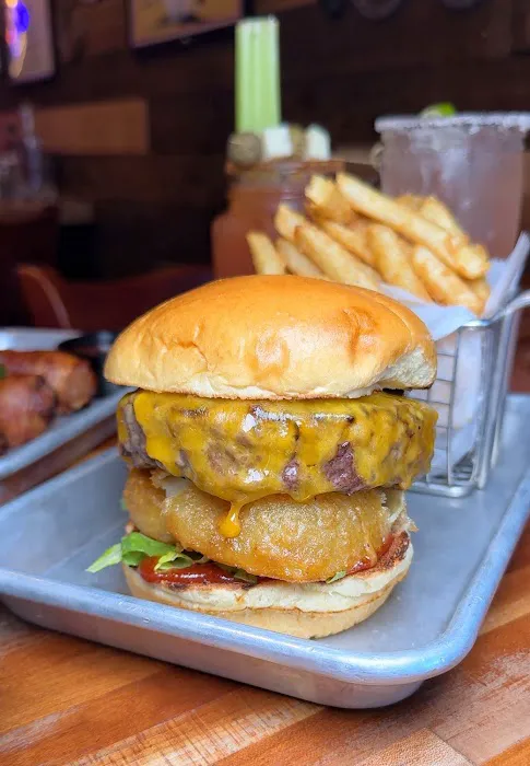 Outlaw Saloon Picture 3