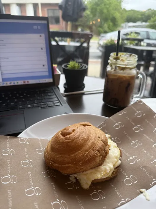 Gigi's Cafe Picture 8