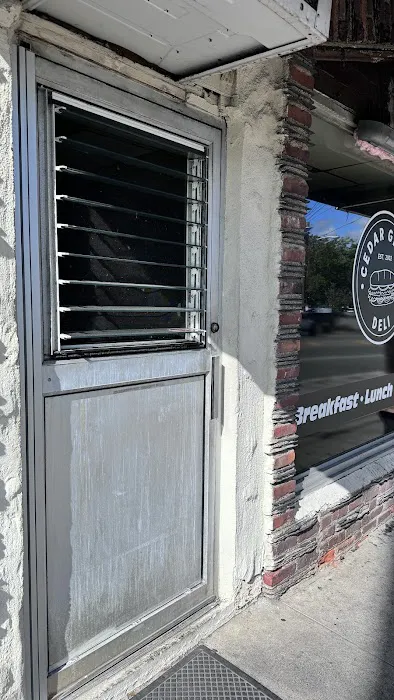 Cedar Grove Deli Picture 6