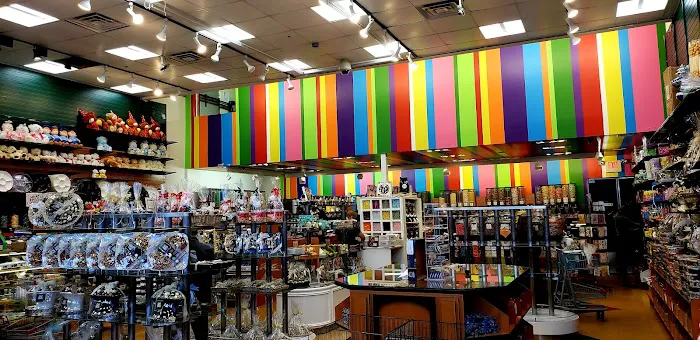 Oh! Nuts in Evergreen Kosher supermarket Picture 4