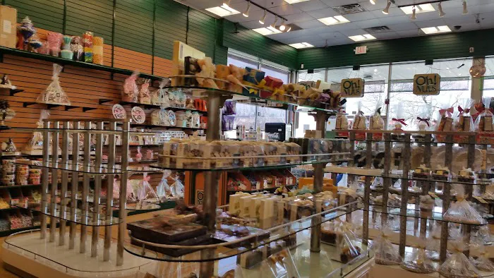 Oh! Nuts in Evergreen Kosher supermarket Picture 6