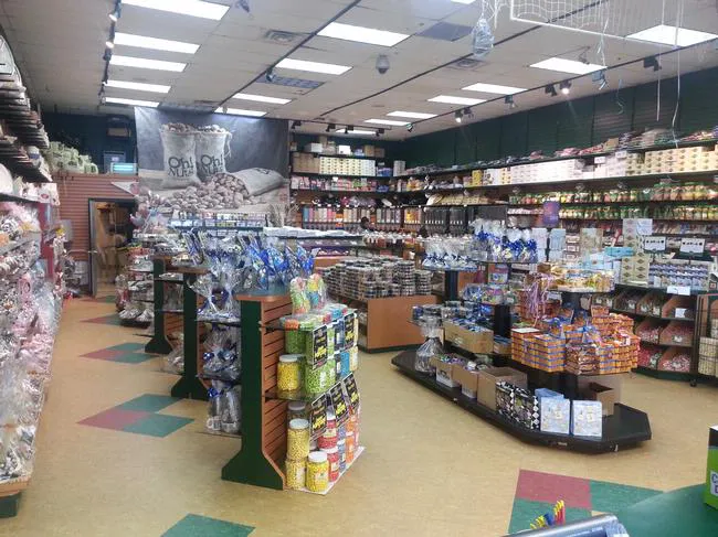 Oh! Nuts in Evergreen Kosher supermarket Picture 10