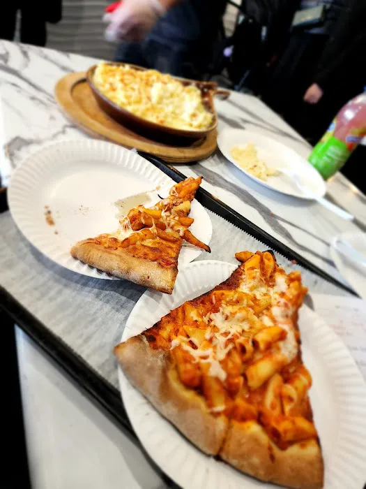 Sheli’s pizza ( town square) Picture 1