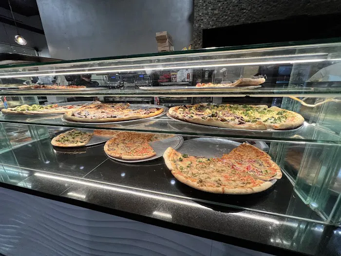 Sheli’s pizza ( town square) Picture 6