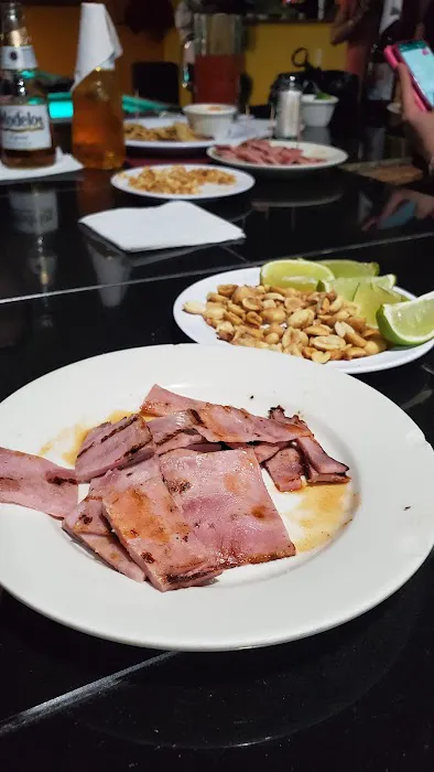 El Pollo Grande Restaurant Picture 5