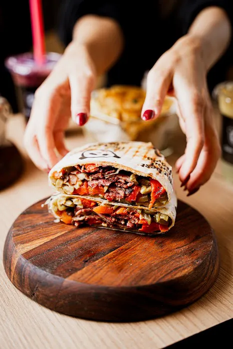 Chick 'N Chuck Picture 2