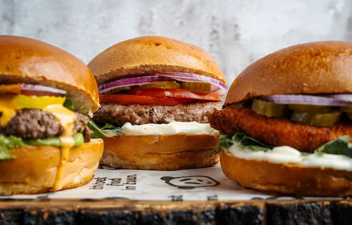 Chick 'N Chuck Picture 4