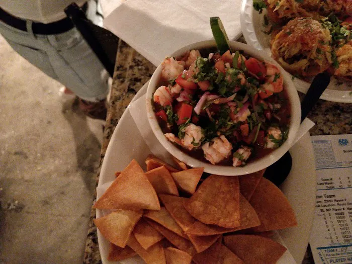 Reyes Bar & Restaurant Picture 2