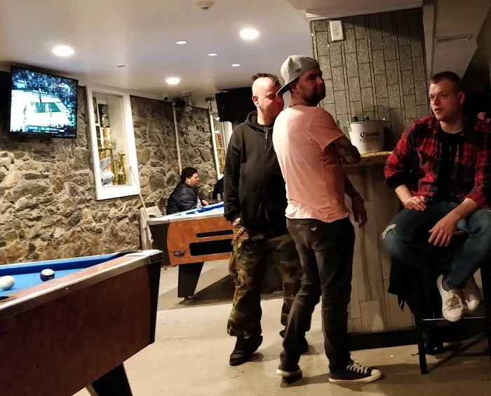 Reyes Bar & Restaurant Picture 5