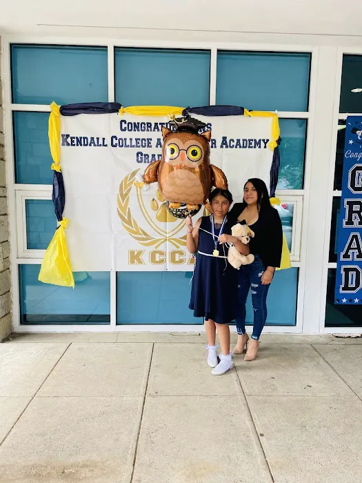 Reyes Bar & Restaurant Picture 7