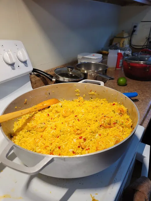 Reyes Bar & Restaurant Picture 3