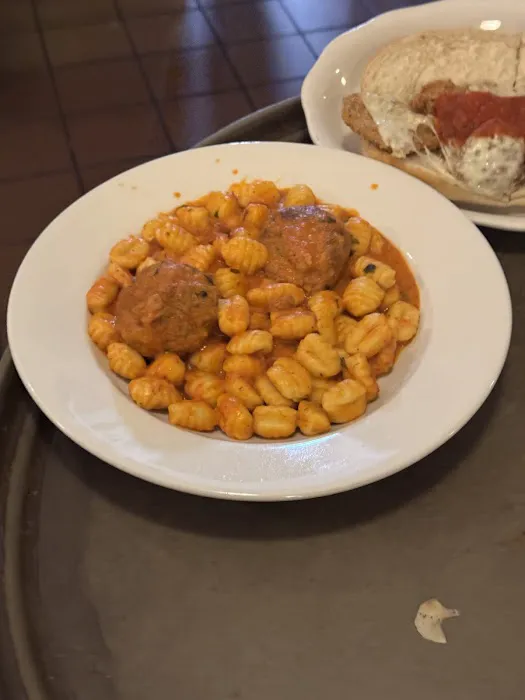 Pellicci's Picture 4