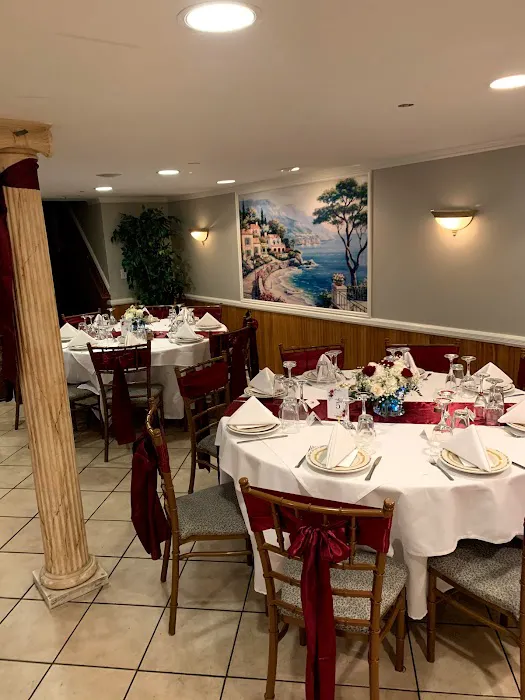 Pellicci's Picture 3