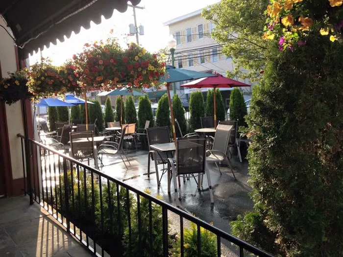 Pellicci's Picture 8