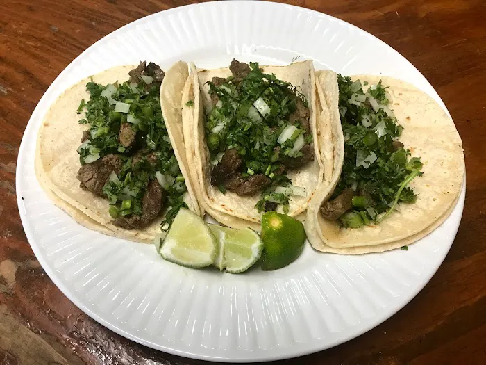 Mexican food El chilito food truck Picture 4