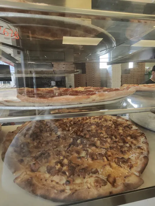 Outpost Pizza Stamford Picture 2