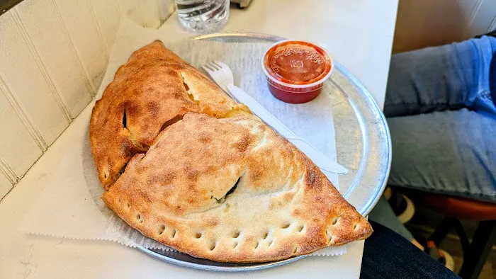 Outpost Pizza Stamford Picture 1