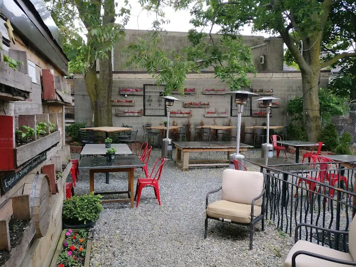 T's Wine Bar + Kitchen Picture 7