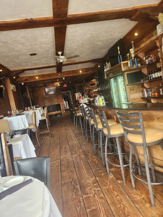 T's Wine Bar + Kitchen Picture 4