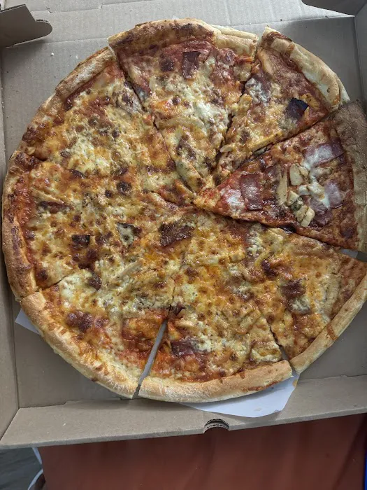 Lucy's Pizza Picture 2