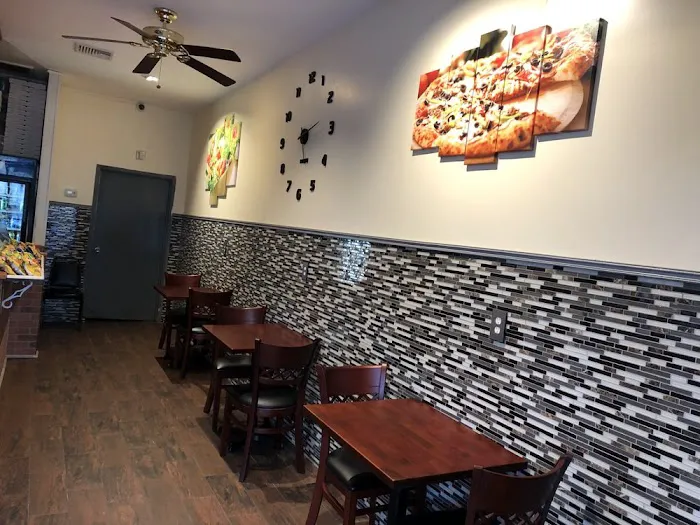 Lucy's Pizza Picture 9